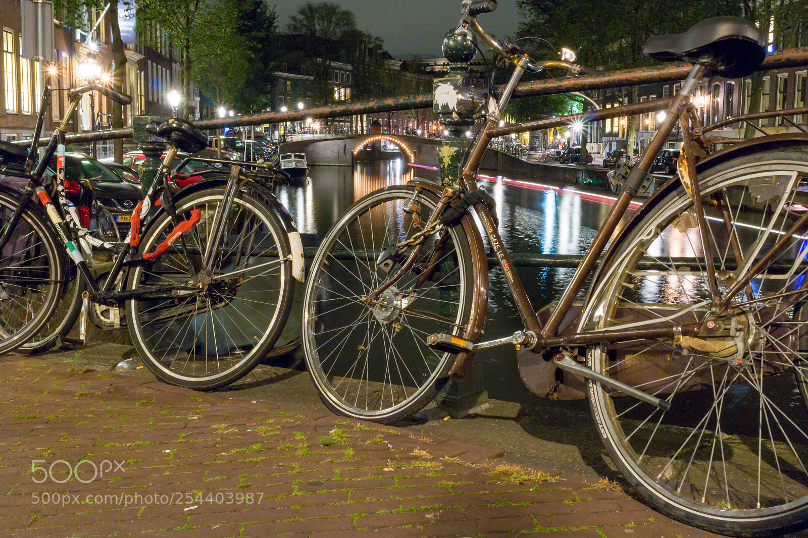 Canon EOS 100D (EOS Rebel SL1 / EOS Kiss X7) sample photo. Bicycles ! photography