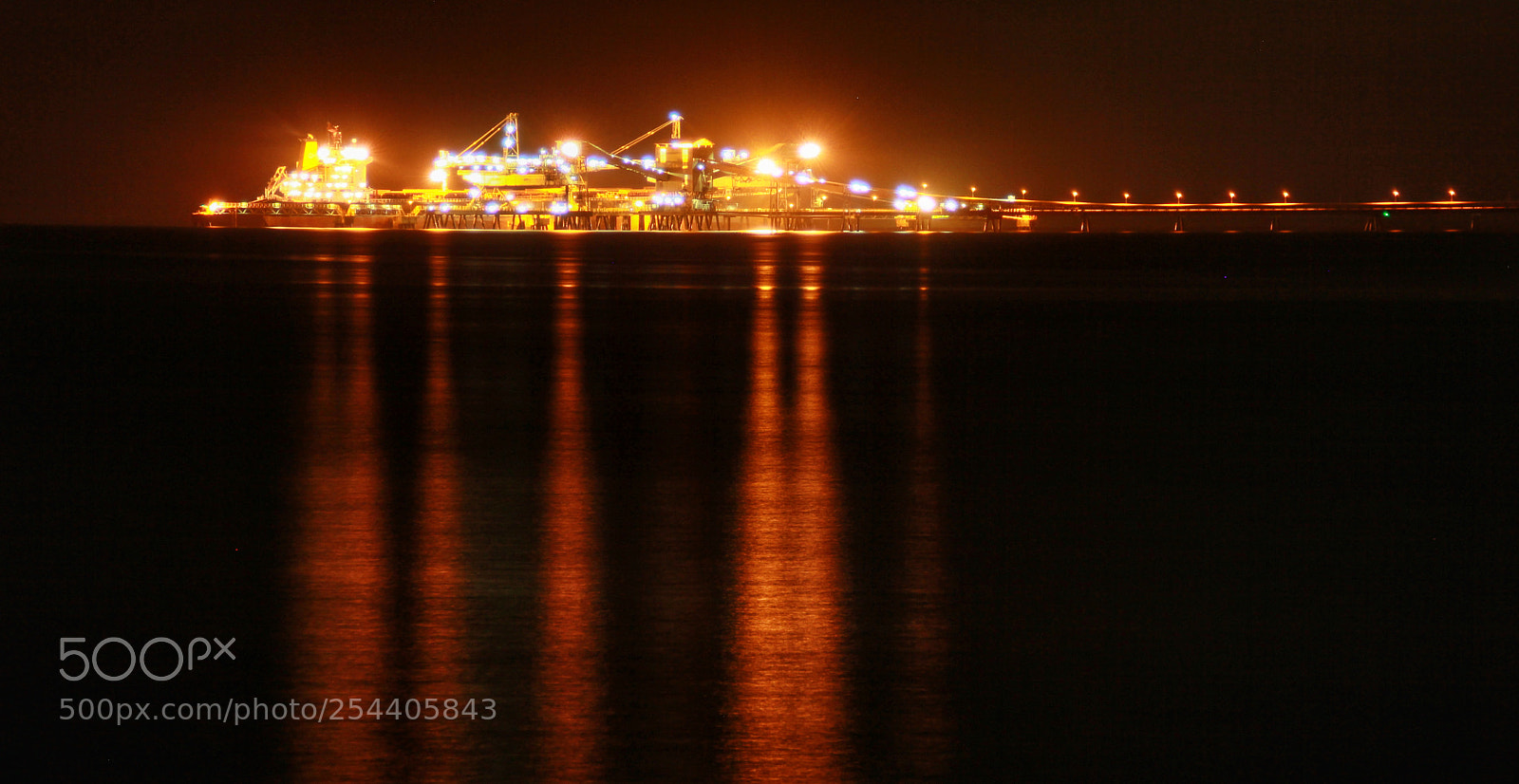 Canon EOS 550D (EOS Rebel T2i / EOS Kiss X4) sample photo. Vessel loading photography
