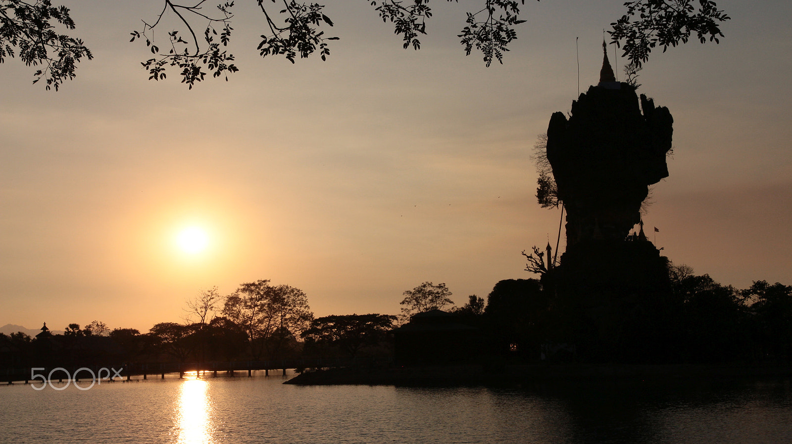 Canon EOS 650D (EOS Rebel T4i / EOS Kiss X6i) sample photo. Hpa an kloster auf dem fels in der abendsonne 1 photography