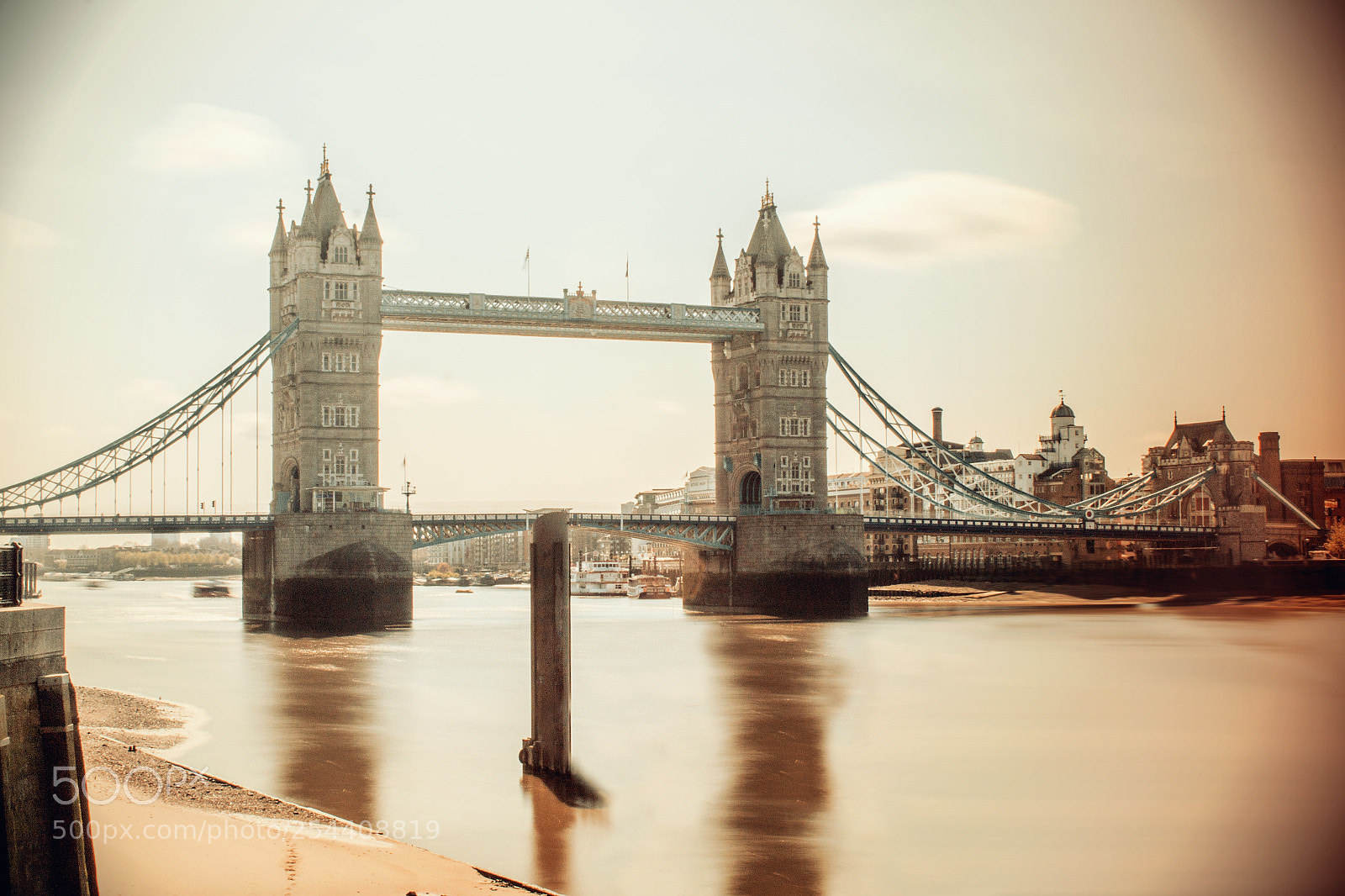 Canon EOS 1300D (EOS Rebel T6 / EOS Kiss X80) sample photo. London tower bridge sepia photography