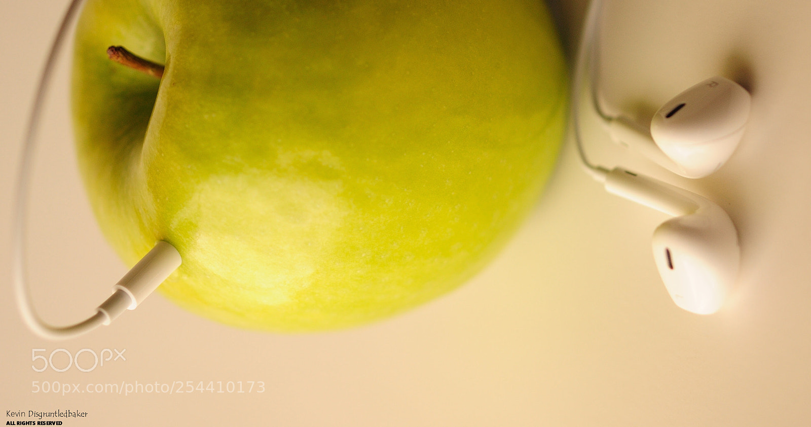 Nikon D90 sample photo. Apple photography