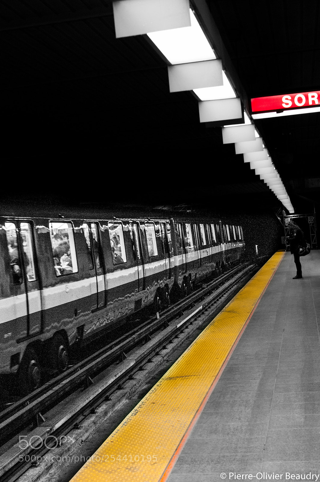Nikon D300S sample photo. Subway - montréal photography