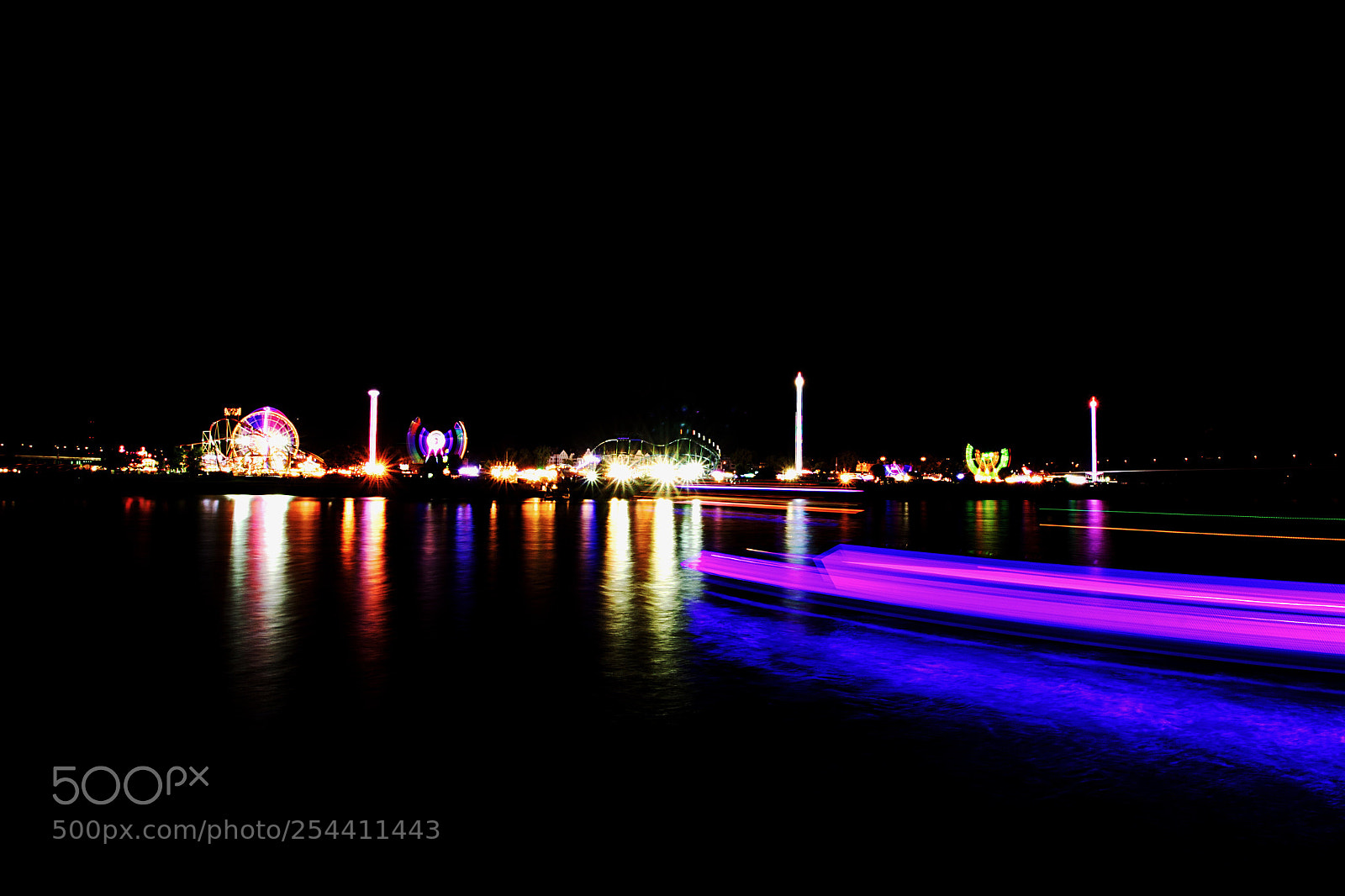 Canon EOS 550D (EOS Rebel T2i / EOS Kiss X4) sample photo. Kirmes in düsseldorf  photography