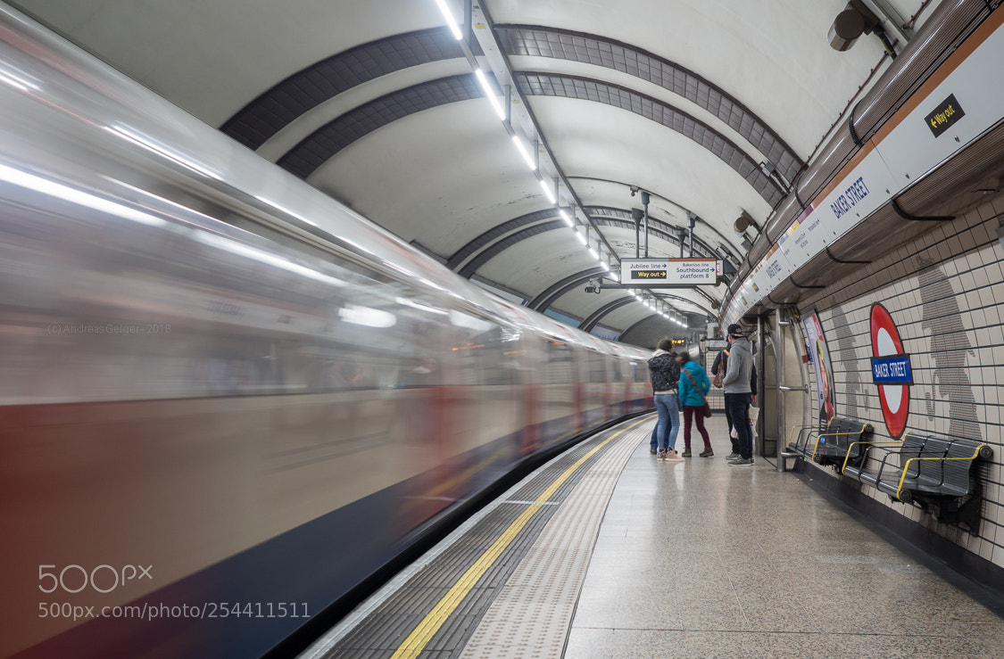 Olympus OM-D E-M10 II sample photo. Baker street tube photography