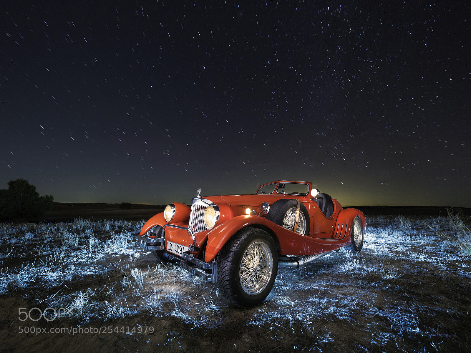 Olympus OM-D E-M5 II sample photo. Mg classic light painting photography