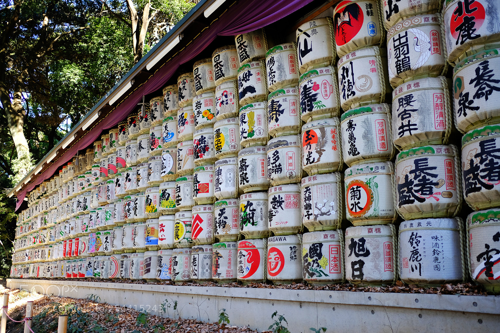 Fujifilm X-T20 sample photo. Tokyo - sake barrels photography