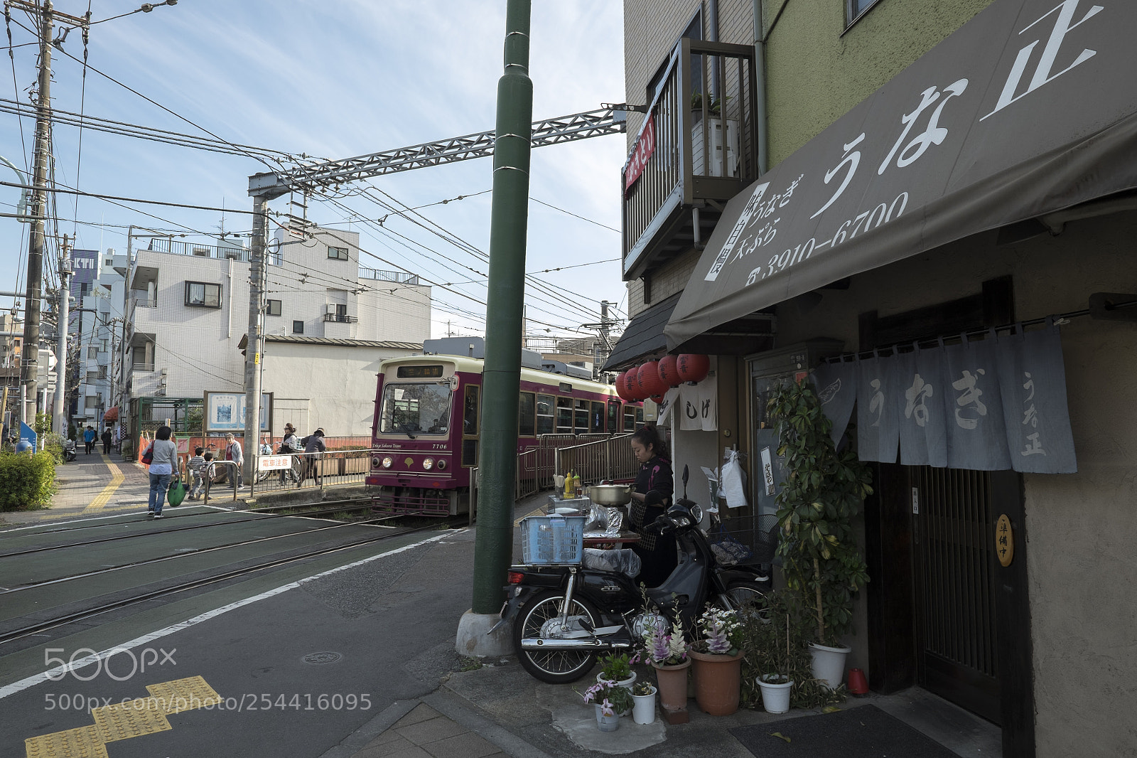 Fujifilm X-T1 sample photo. Tokyo.北区滝野川　飛鳥山駅前 photography