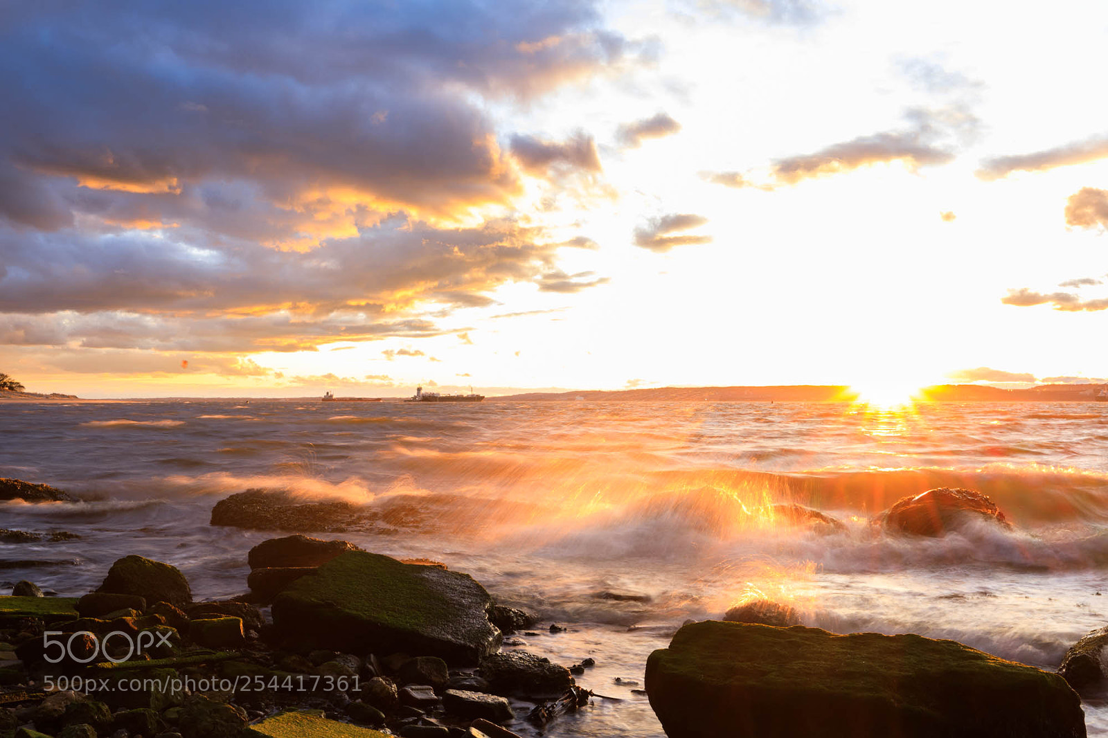 Canon EOS 5D Mark IV sample photo. Splashes at sunset photography