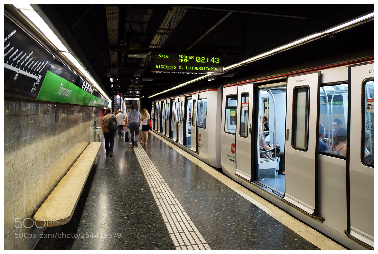 Nikon D5300 sample photo. Barcelona underground photography