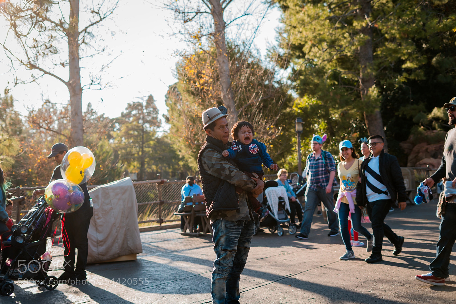 Sony a7R III sample photo. People watching iii photography