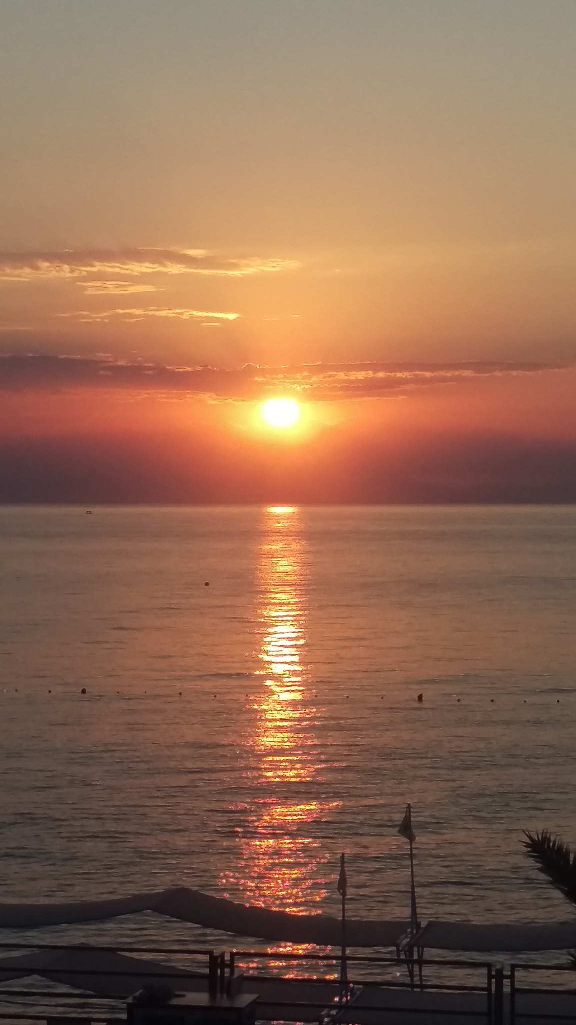 HTC ONE M9 sample photo. A swift sunrise photography