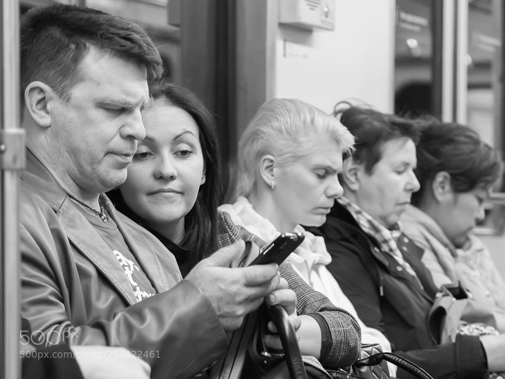 Olympus OM-D E-M5 sample photo. Moscow subway photography