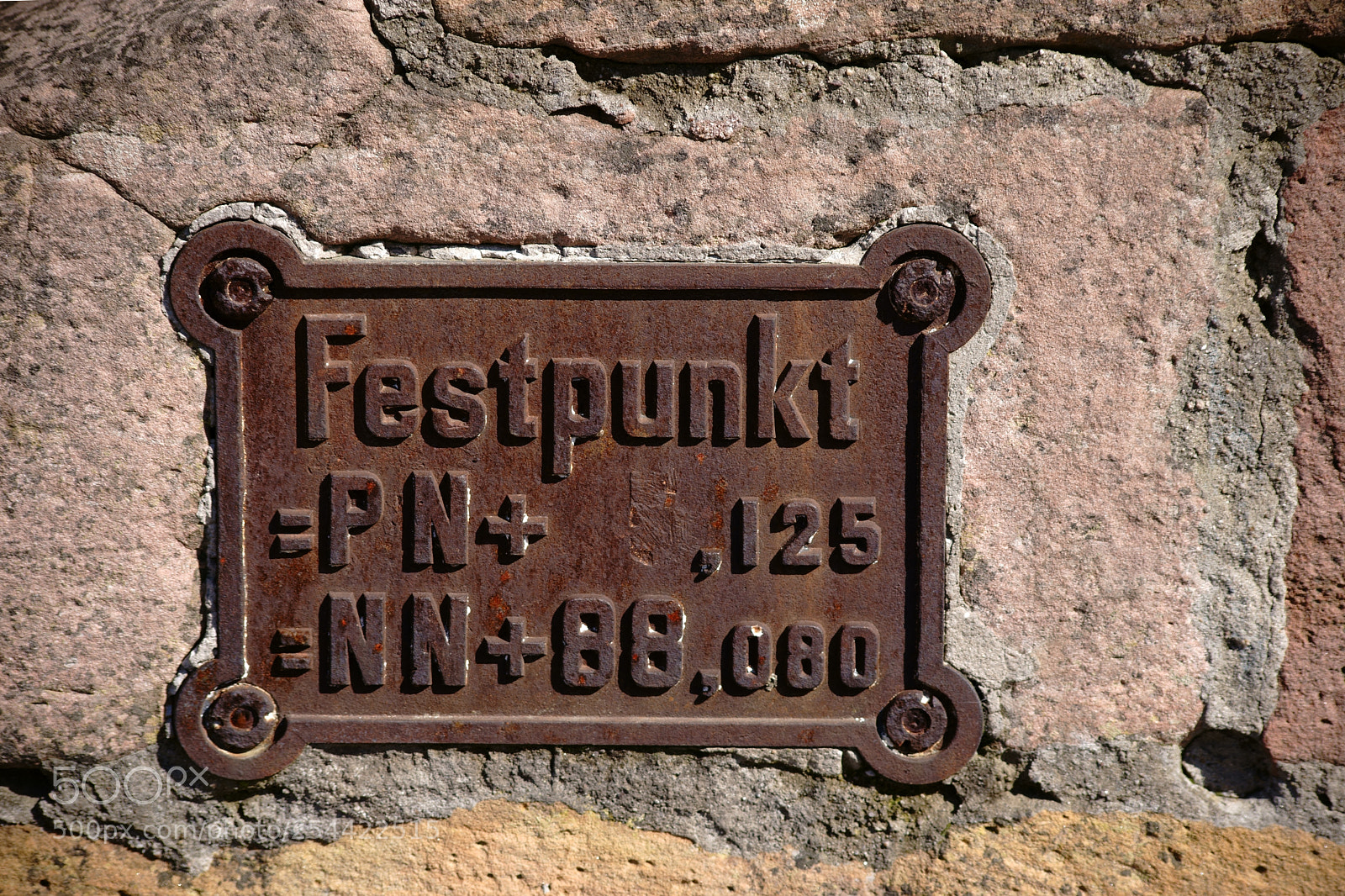 Sony a7 II sample photo. Benchmark on old cast photography