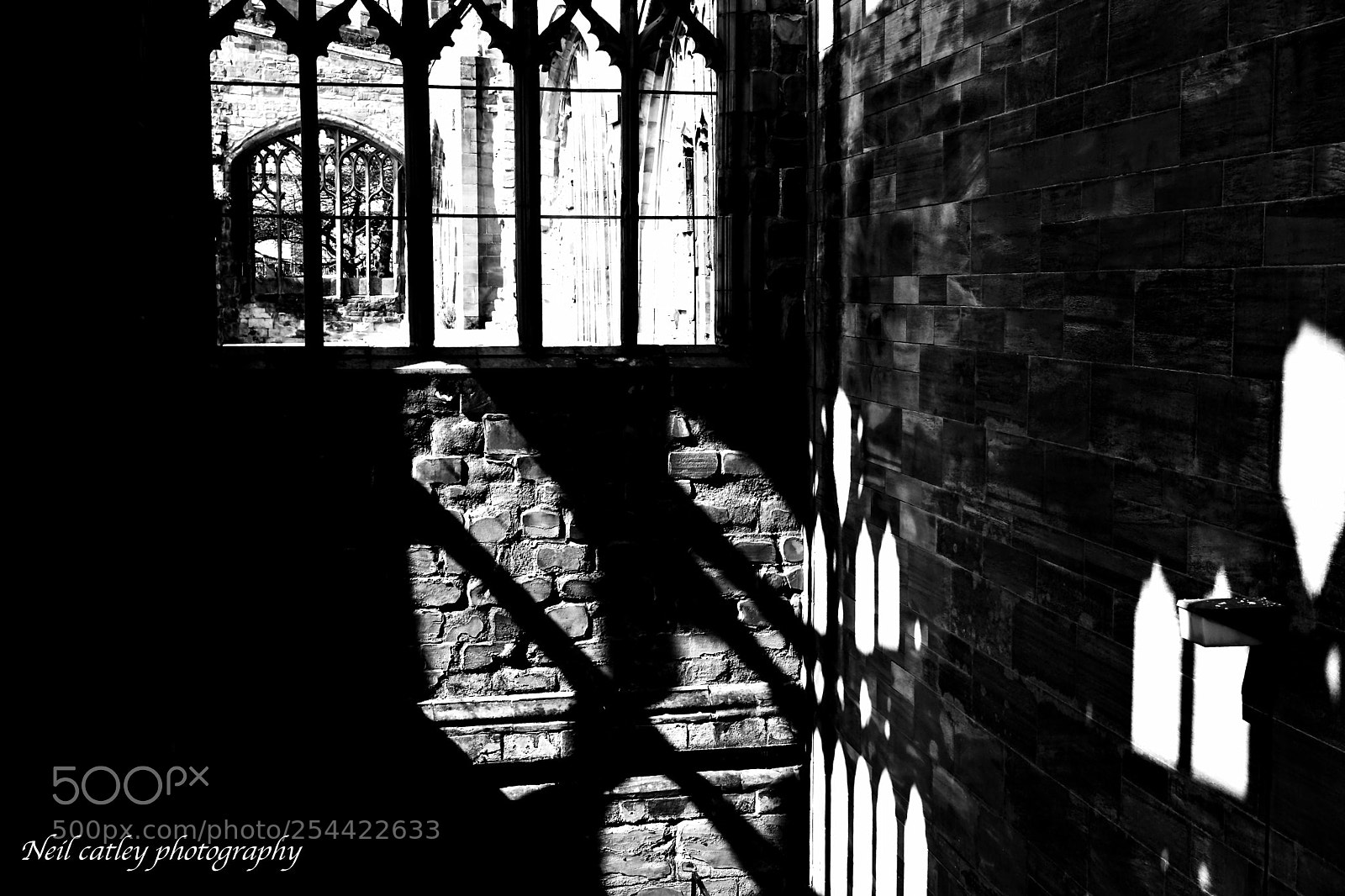 Sony E 16-50mm F3.5-5.6 PZ OSS sample photo. Light and shadow photography