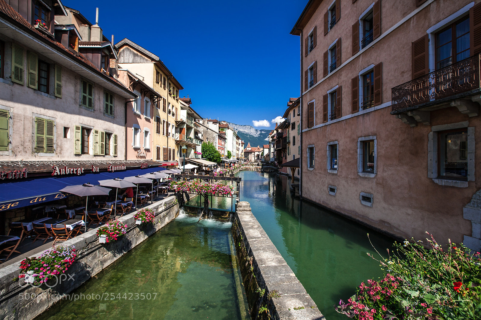 Canon EOS 5D sample photo. The canals of annecy photography