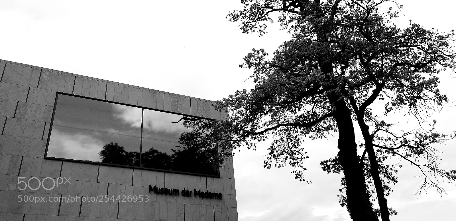 Canon EOS 6D + Canon EF 24-105mm F4L IS USM sample photo. Museum der moderne photography