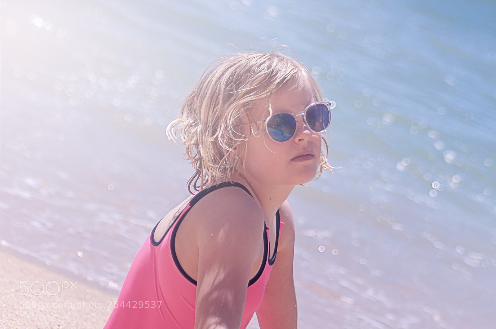 Nikon D5000 sample photo. Girl, sun and ocean photography