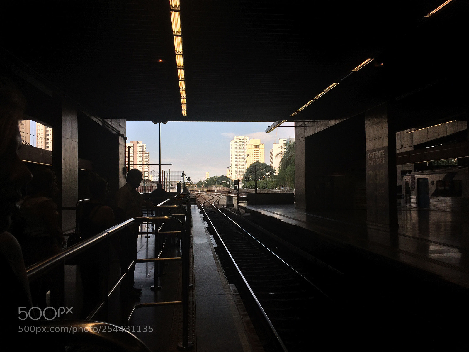 Apple iPhone 5s sample photo. Subway i photography