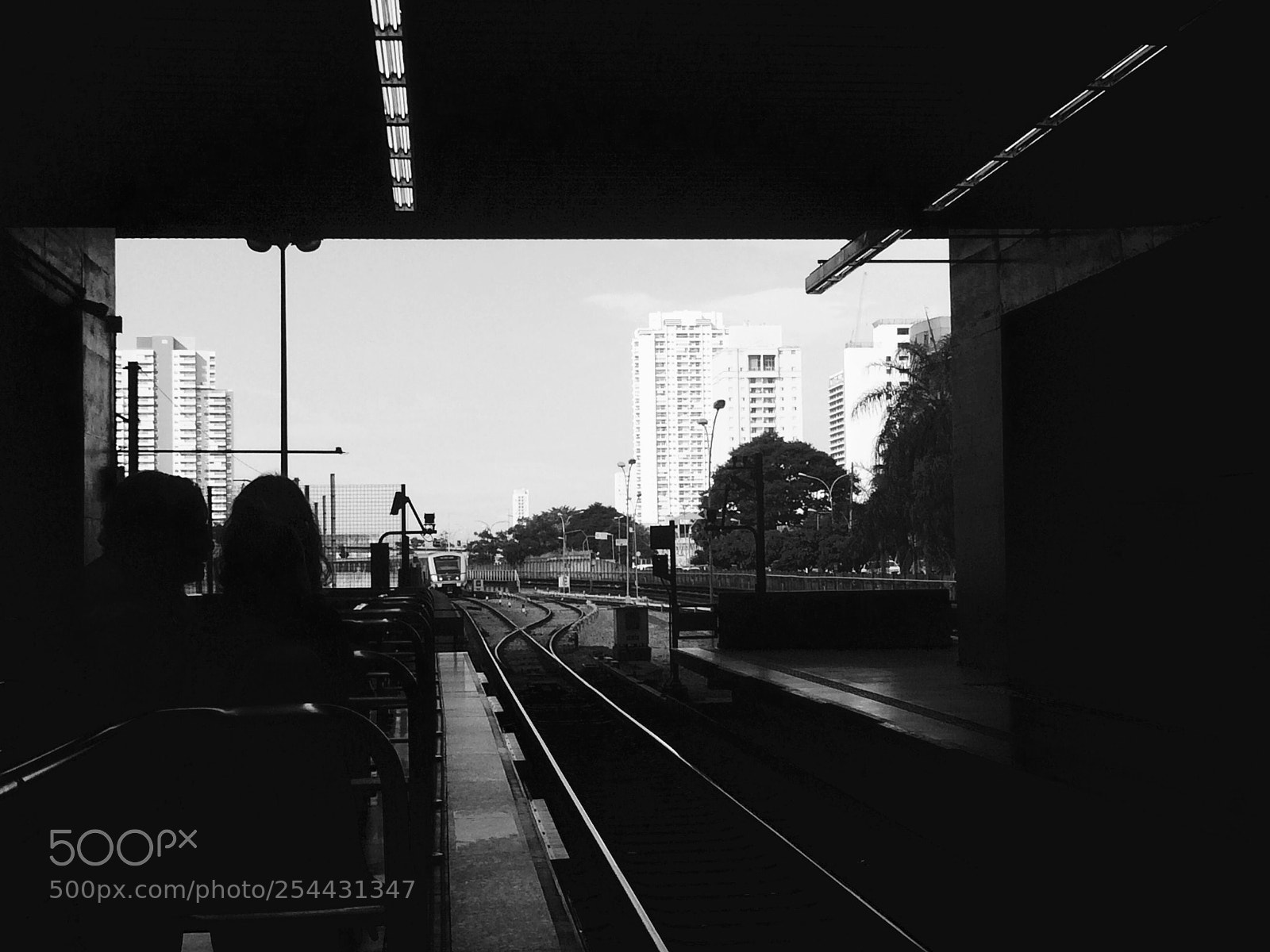 Apple iPhone 5s sample photo. Subway ii photography