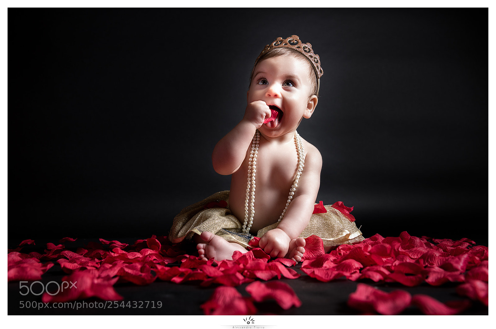 Canon EOS 750D (EOS Rebel T6i / EOS Kiss X8i) sample photo. Baby pin-up...vers. 2 photography