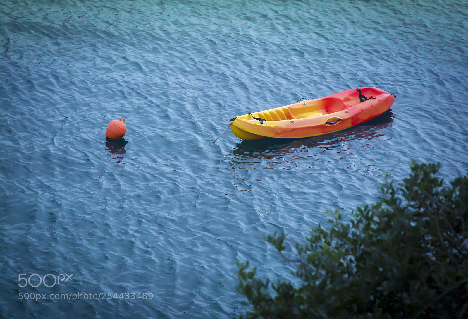 Nikon D7100 sample photo. Moored yellow red plastic photography