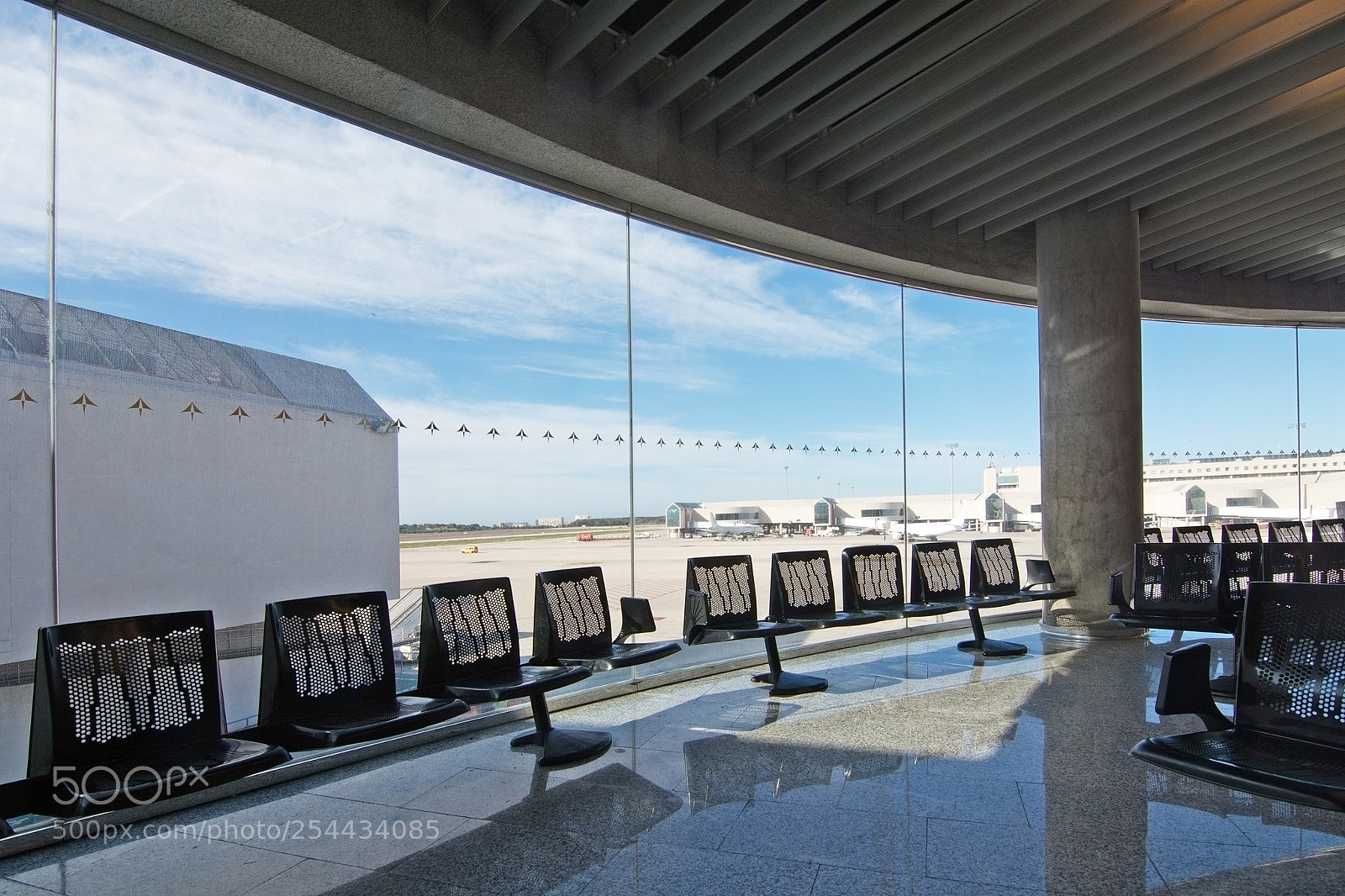 Nikon D7100 sample photo. Palma airport interior photography