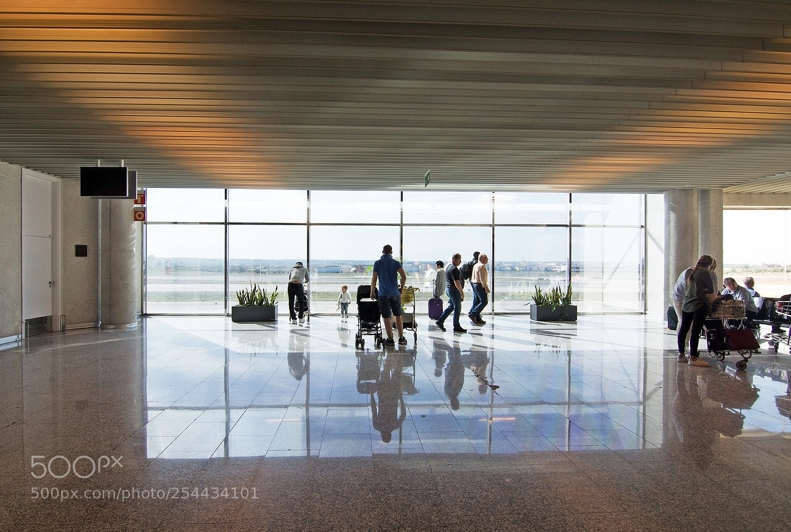 Nikon D7100 sample photo. Palma airport interior photography