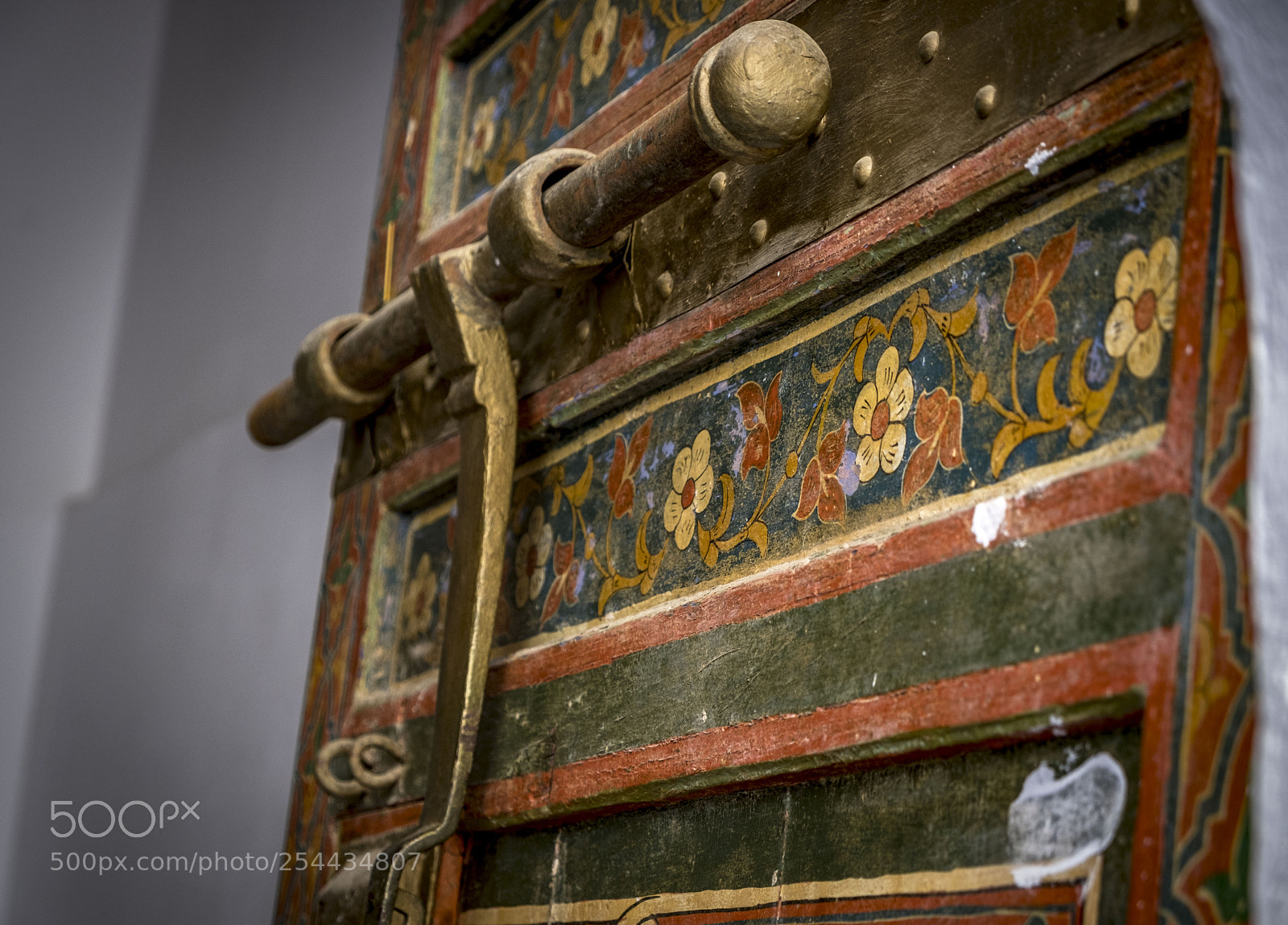 Fujifilm X-T20 sample photo. Ancient door lock photography