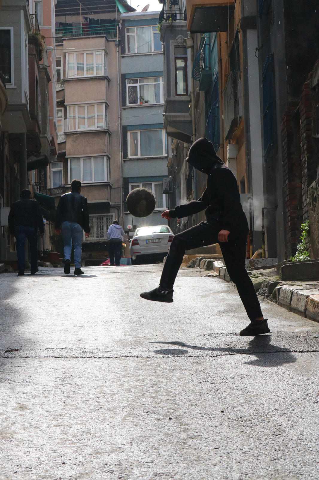 Canon EOS 750D (EOS Rebel T6i / EOS Kiss X8i) sample photo. Beyoğlu street photography