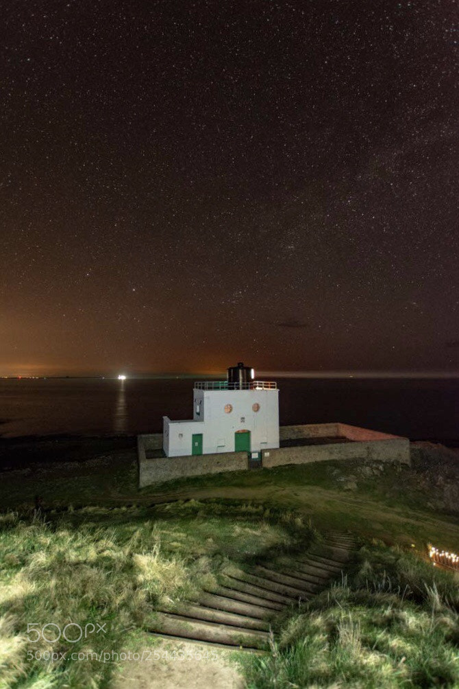Nikon D7200 sample photo. Stag rock lighthouse, bamburgh photography