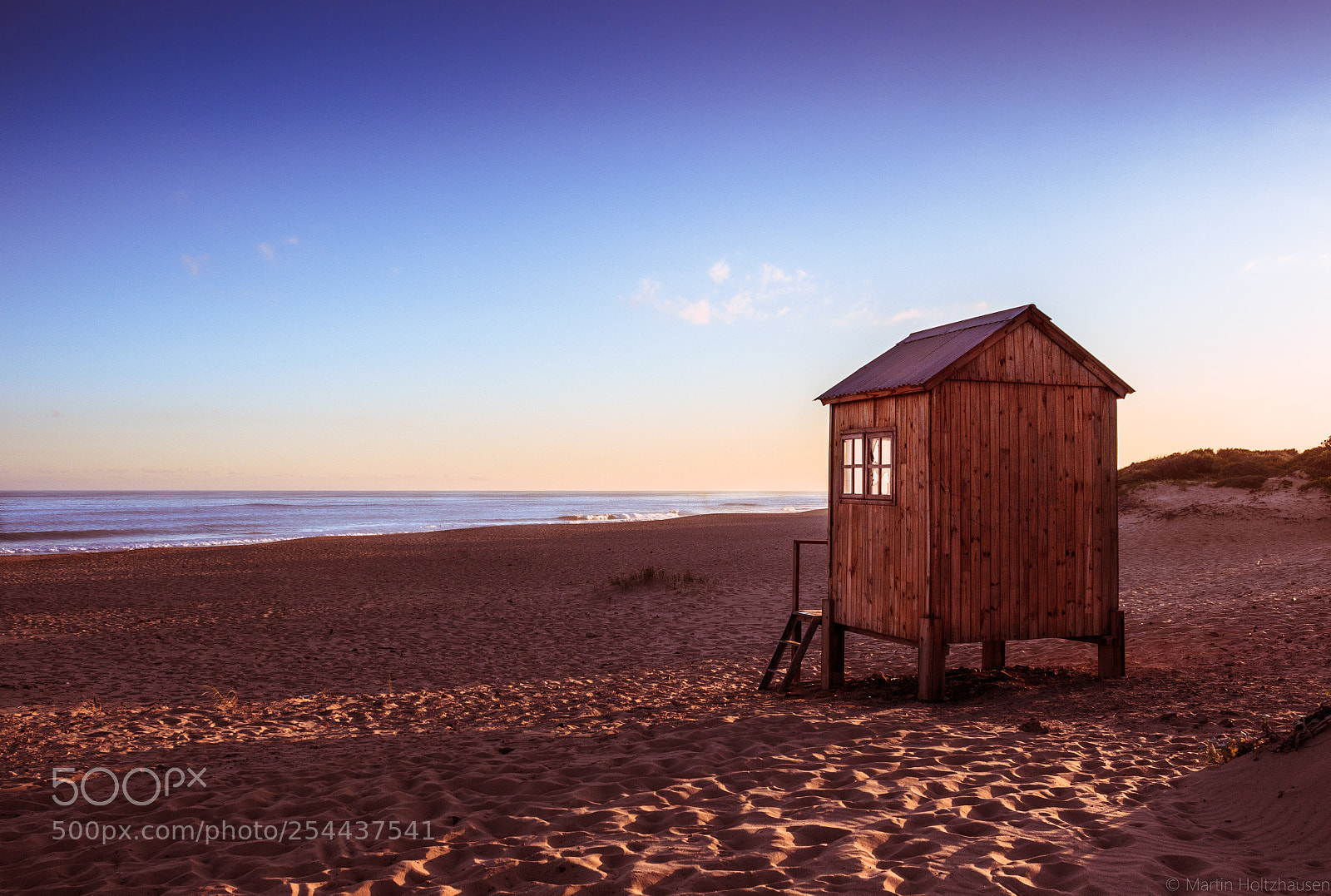 Canon EOS 650D (EOS Rebel T4i / EOS Kiss X6i) sample photo. Lifeguard station at west photography