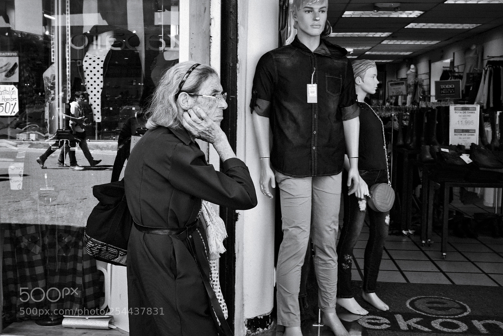 Fujifilm X100S sample photo. Urban characters photography