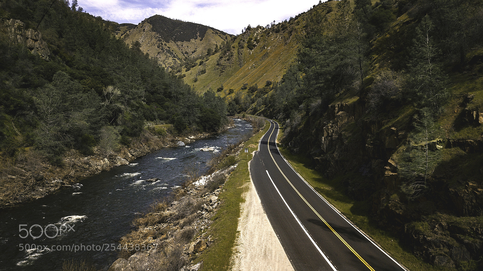DJI FC220 sample photo. The road and the photography