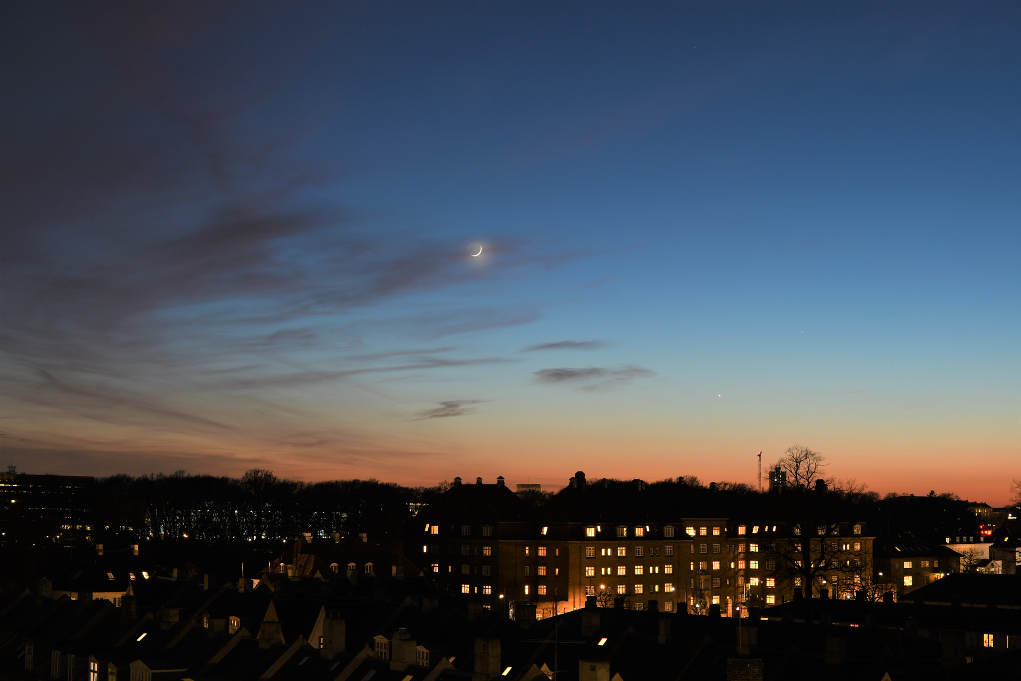 Nikon D7500 + Nikon AF-S DX Nikkor 35mm F1.8G sample photo. Blue hour photography