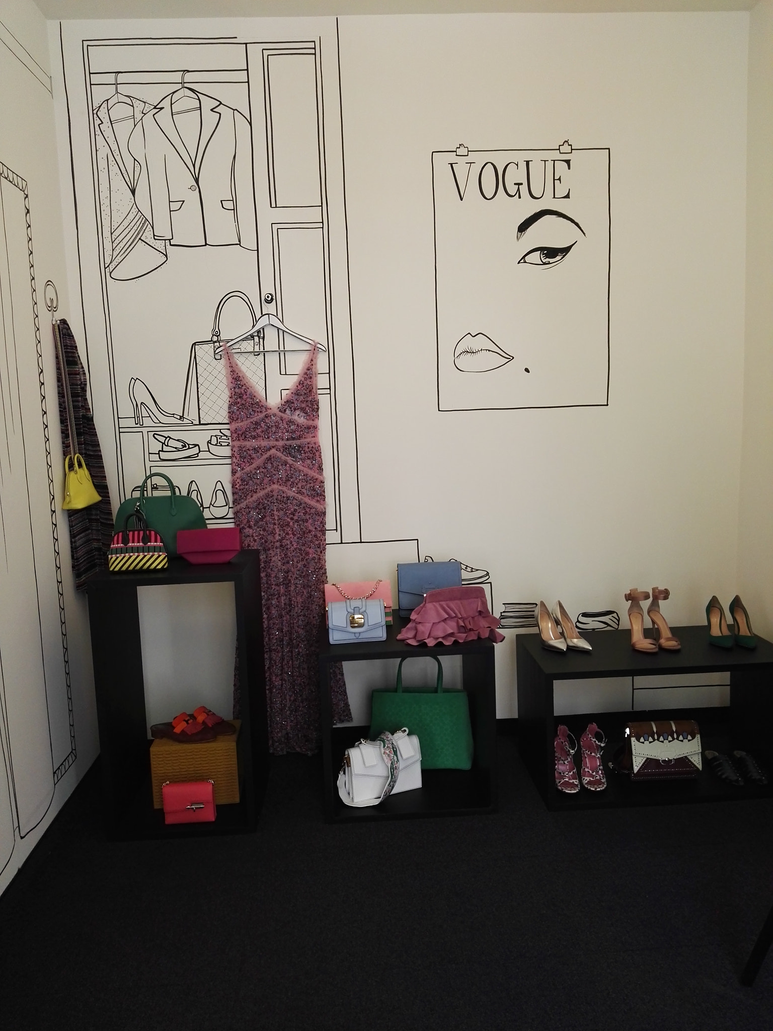 HUAWEI P8 sample photo. The headquarters of vogue italia photography