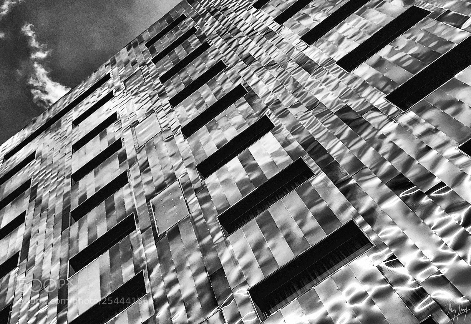 HUAWEI CLT-L29 sample photo. Le cronwen plaza de photography