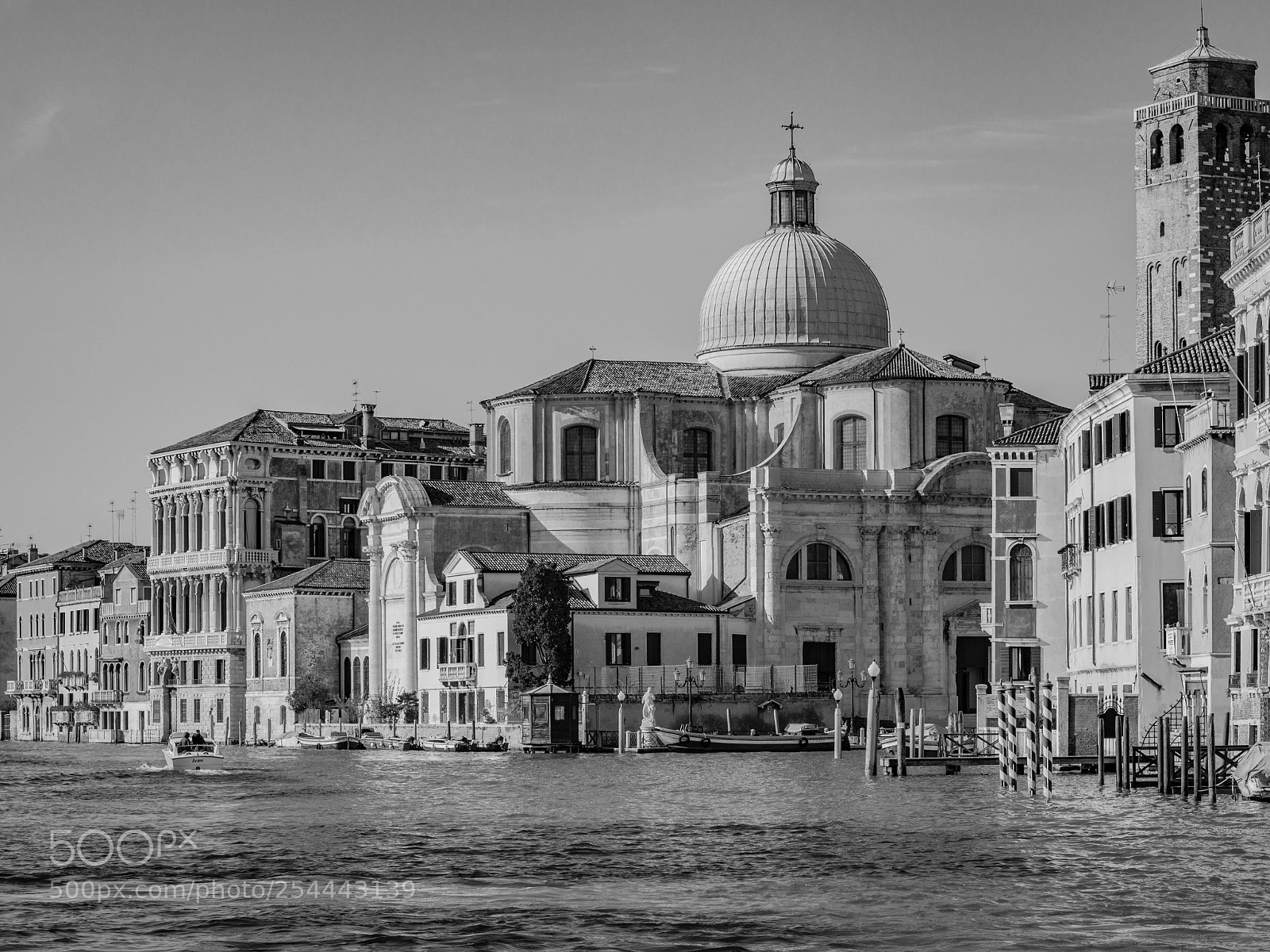 Olympus OM-D E-M10 sample photo. From the grand canal photography