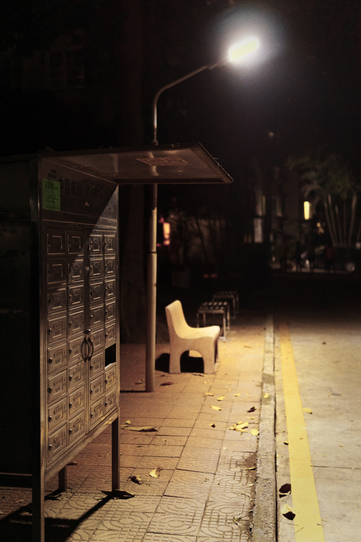 Sigma 30mm F1.4 DC DN | C sample photo. Silent street photography