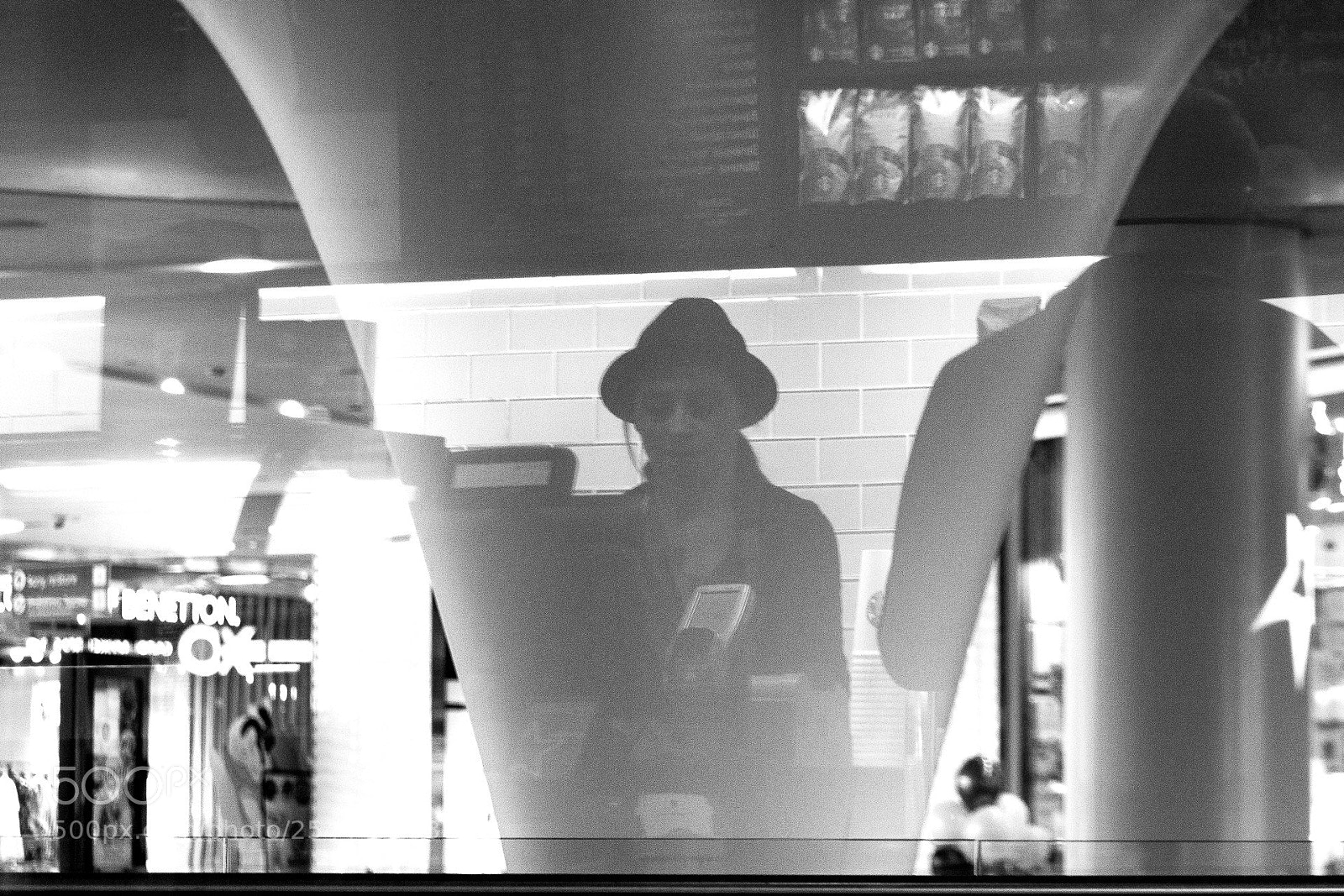 Canon EOS 50D sample photo. Отражения starbucks  photography