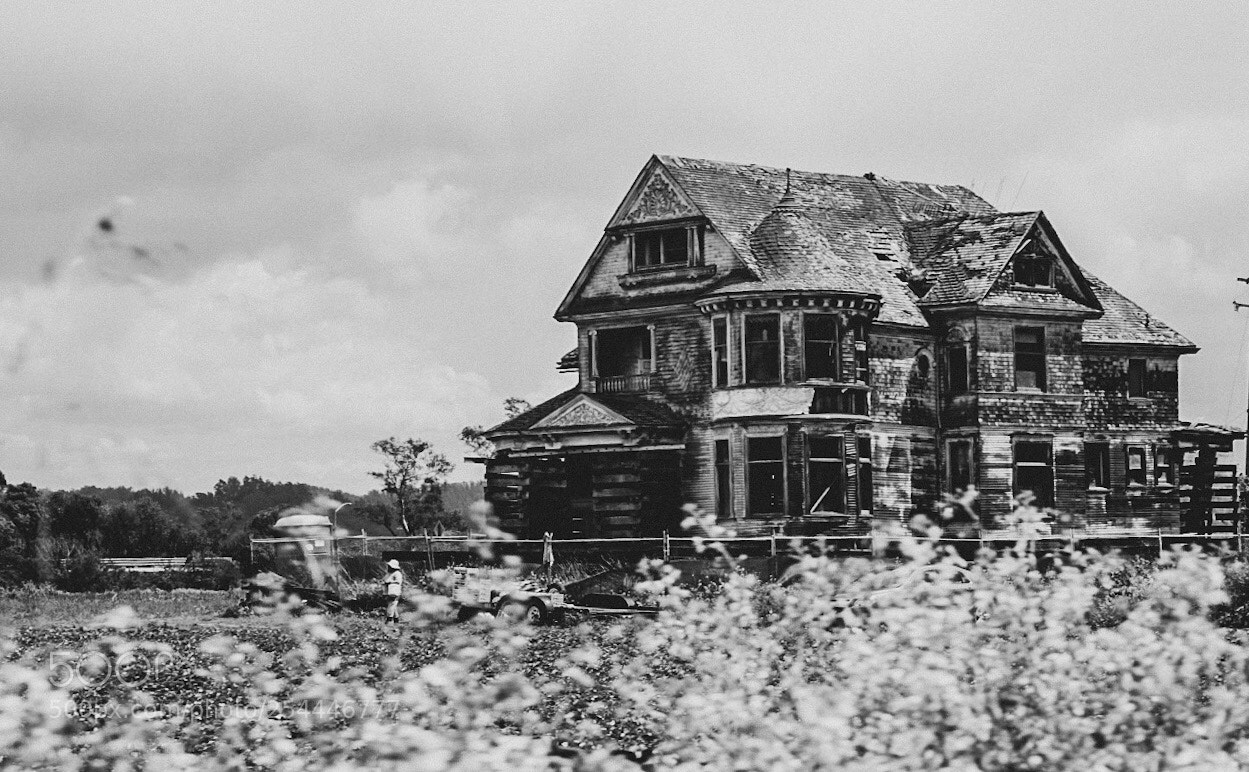 Sony a6000 sample photo. Old house in watsonville  photography