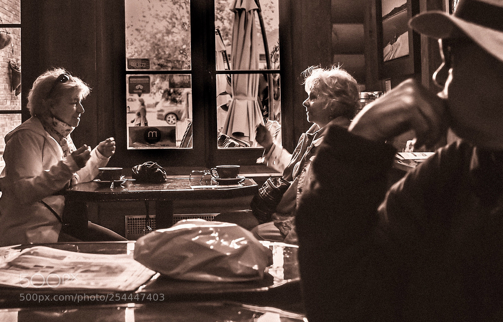 Olympus OM-D E-M5 II sample photo. Gossip and morning joe photography