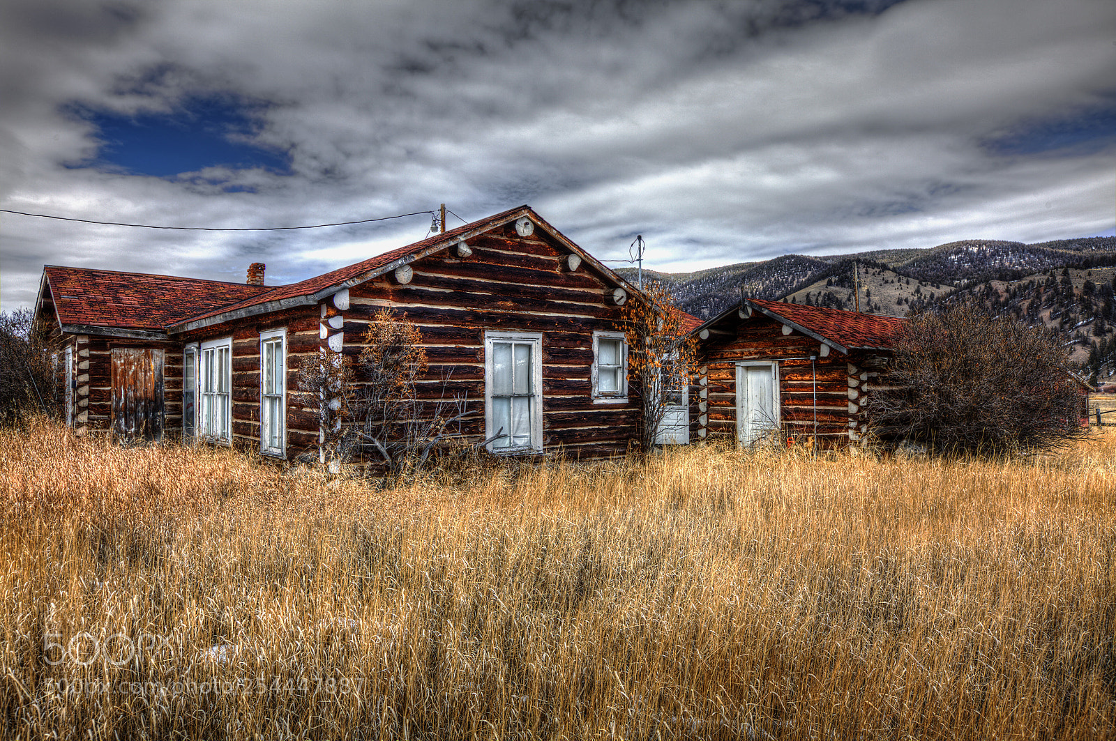 Canon EOS 5D Mark II sample photo. Abandoned log place near photography