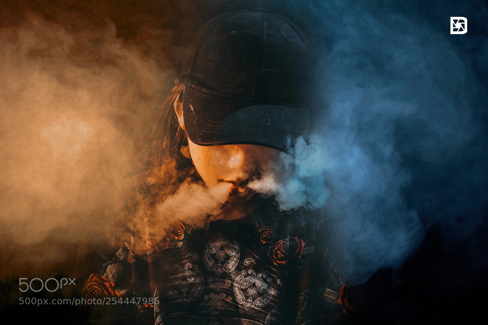 Fujifilm X-T1 sample photo. Girl with smoke light photography