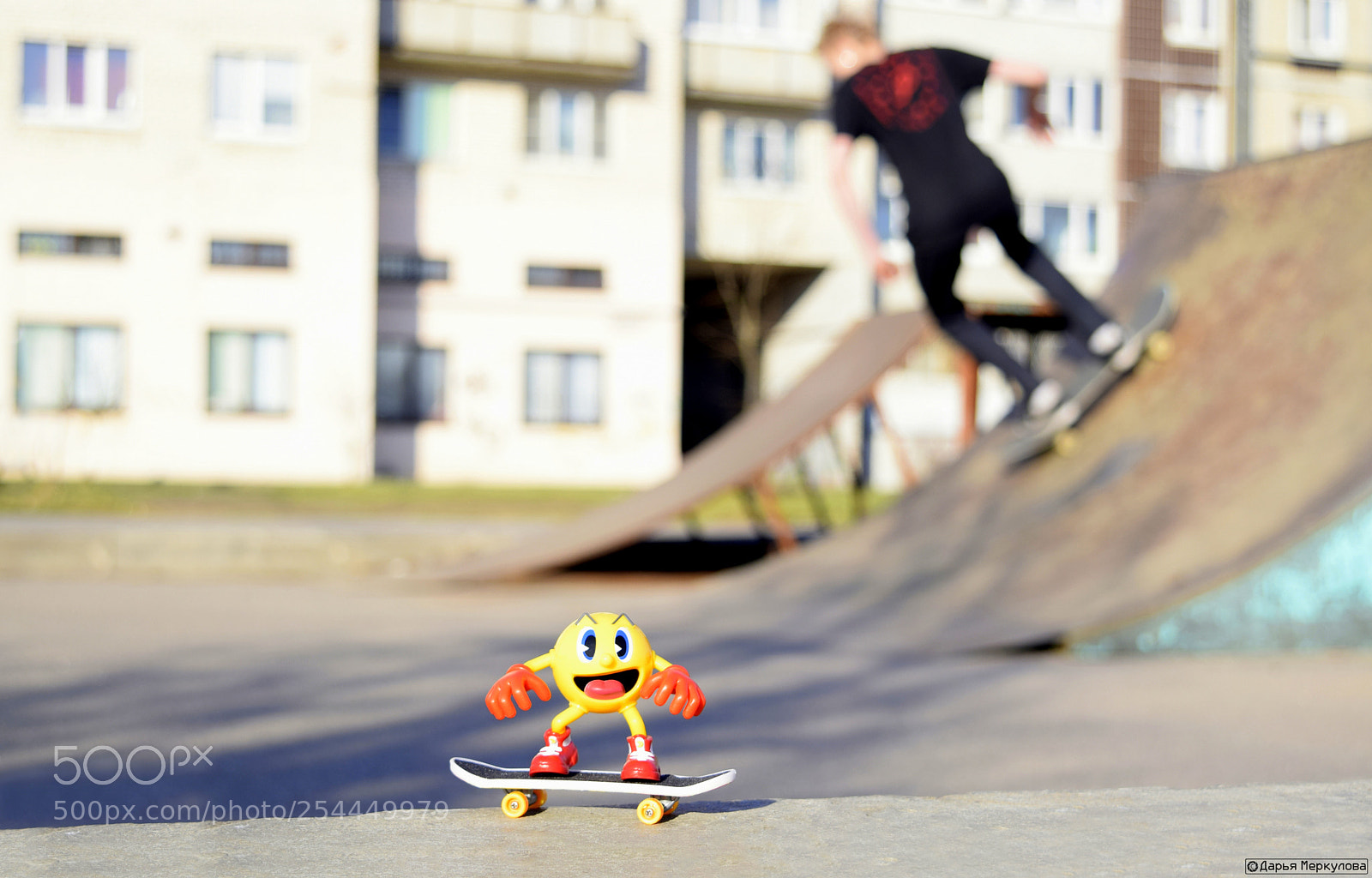 Nikon D3300 sample photo. Пакман скейтбордист | pac-man skateboarder photography
