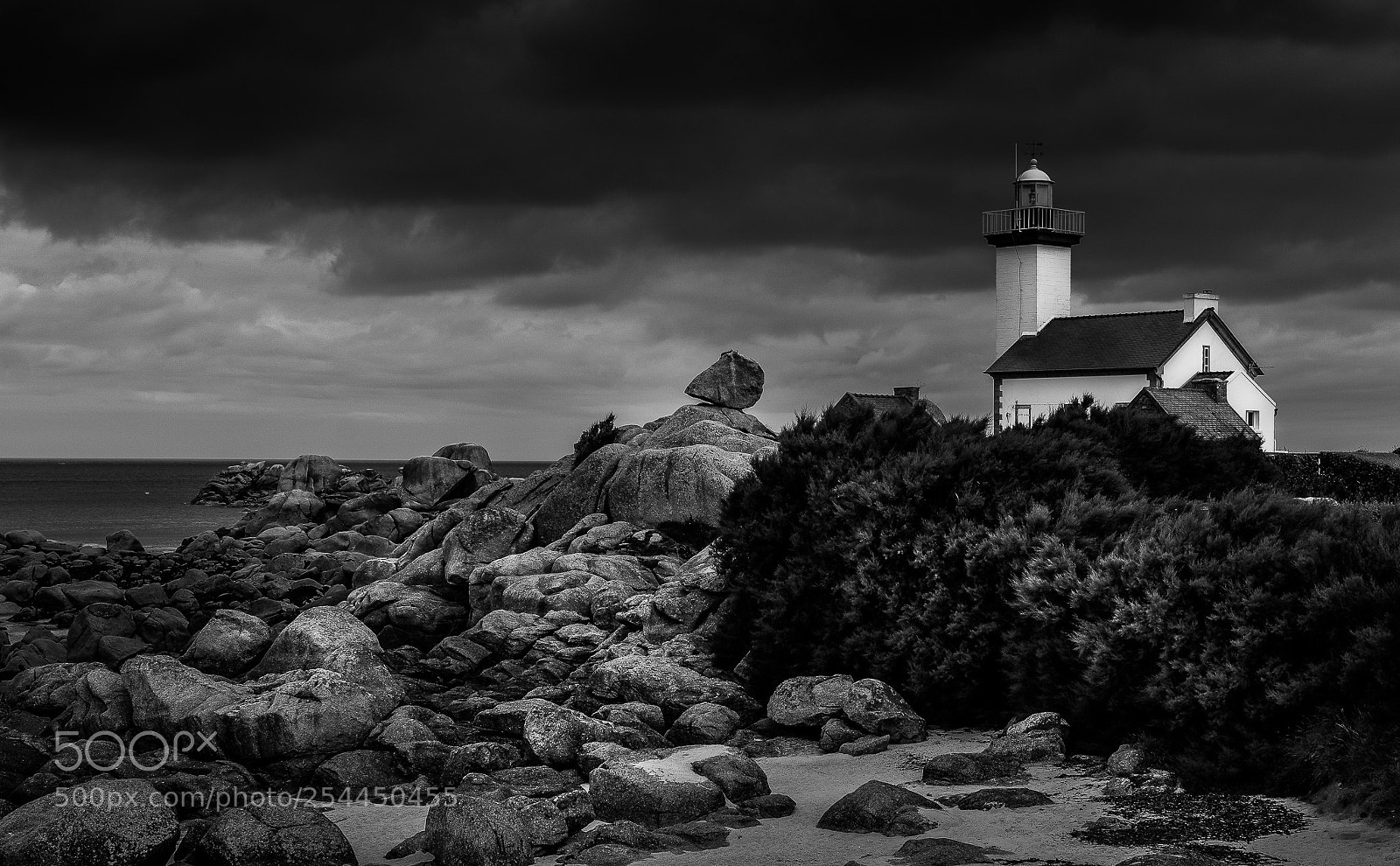 Pentax K-5 sample photo. Phare de pontusval photography