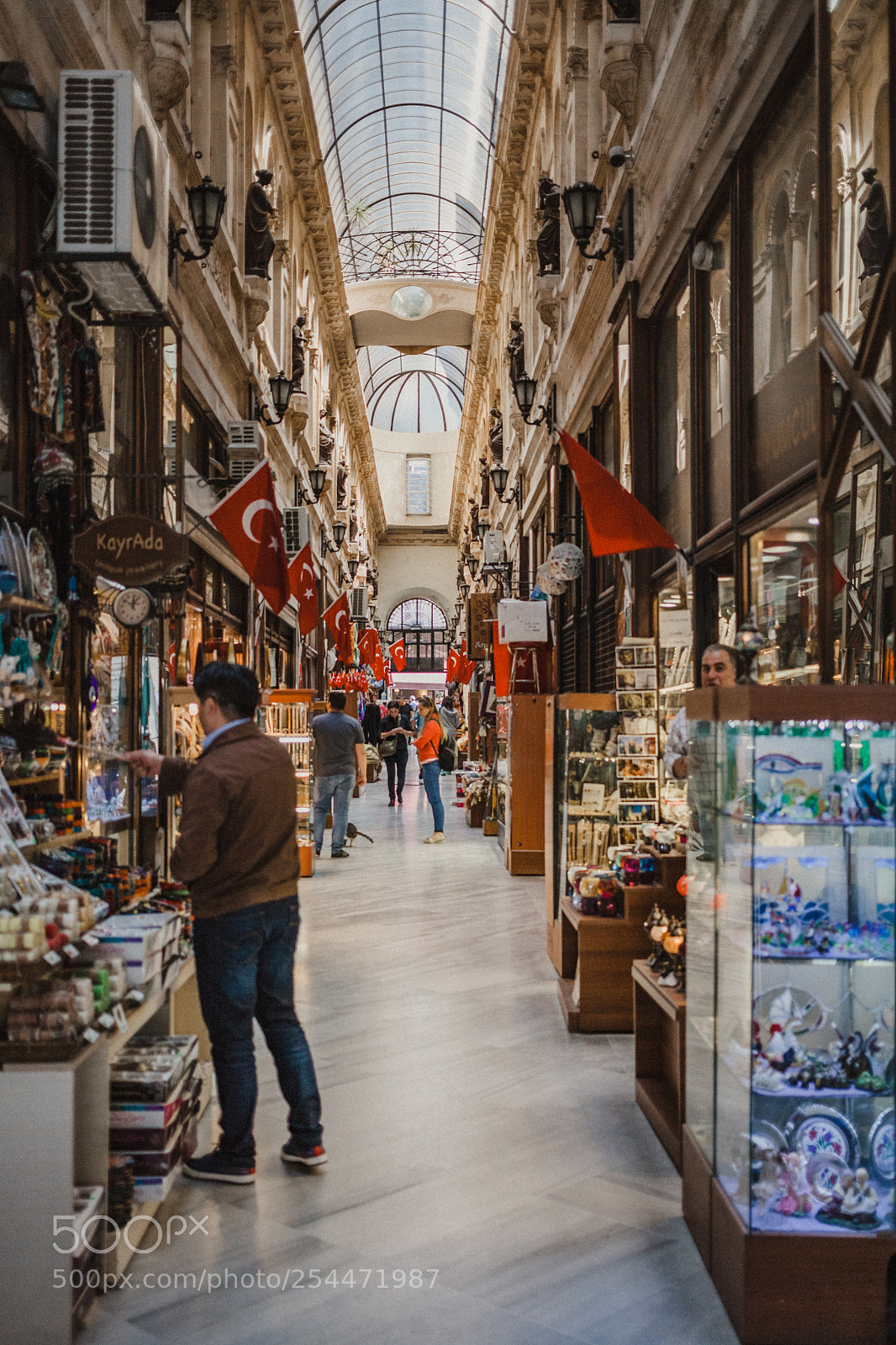Canon EOS 5D Mark II sample photo. Istanbul shop gallery photography