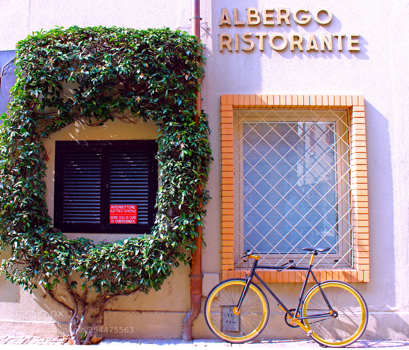 Canon EOS 600D (Rebel EOS T3i / EOS Kiss X5) sample photo. Postcard from italy photography