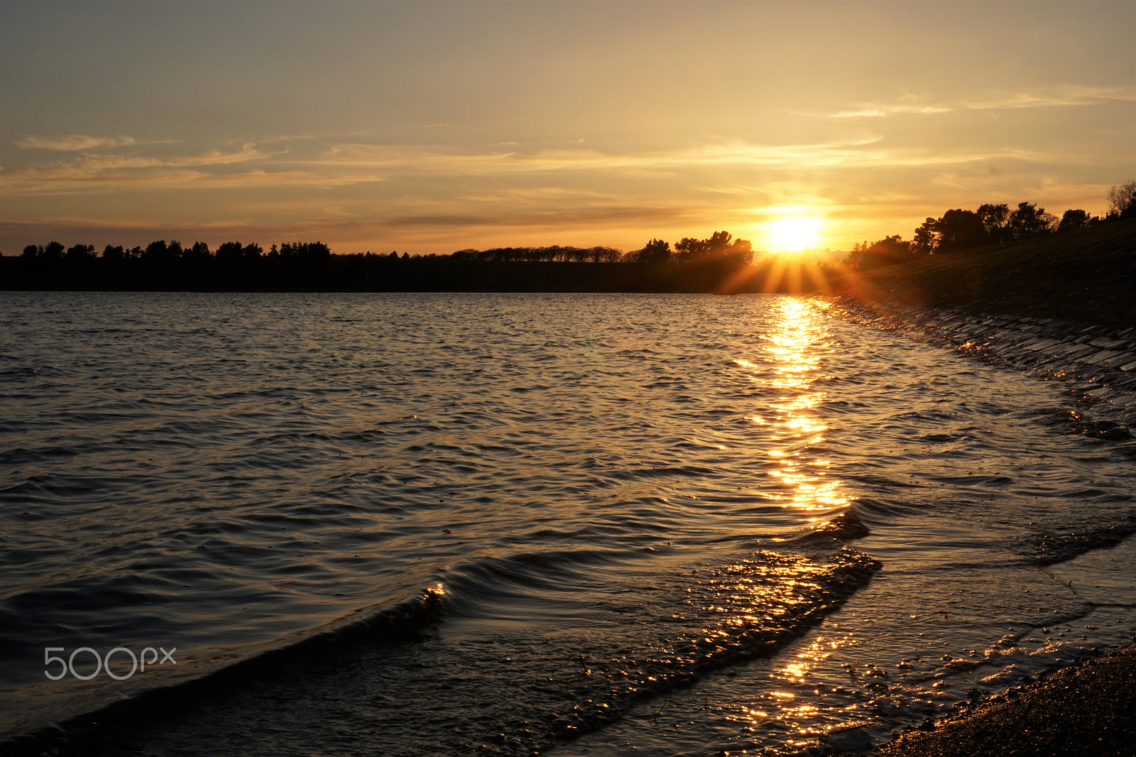 Sony a6000 + Sony E 18-50mm F4-5.6 sample photo. Spring sunset on threipmuir photography