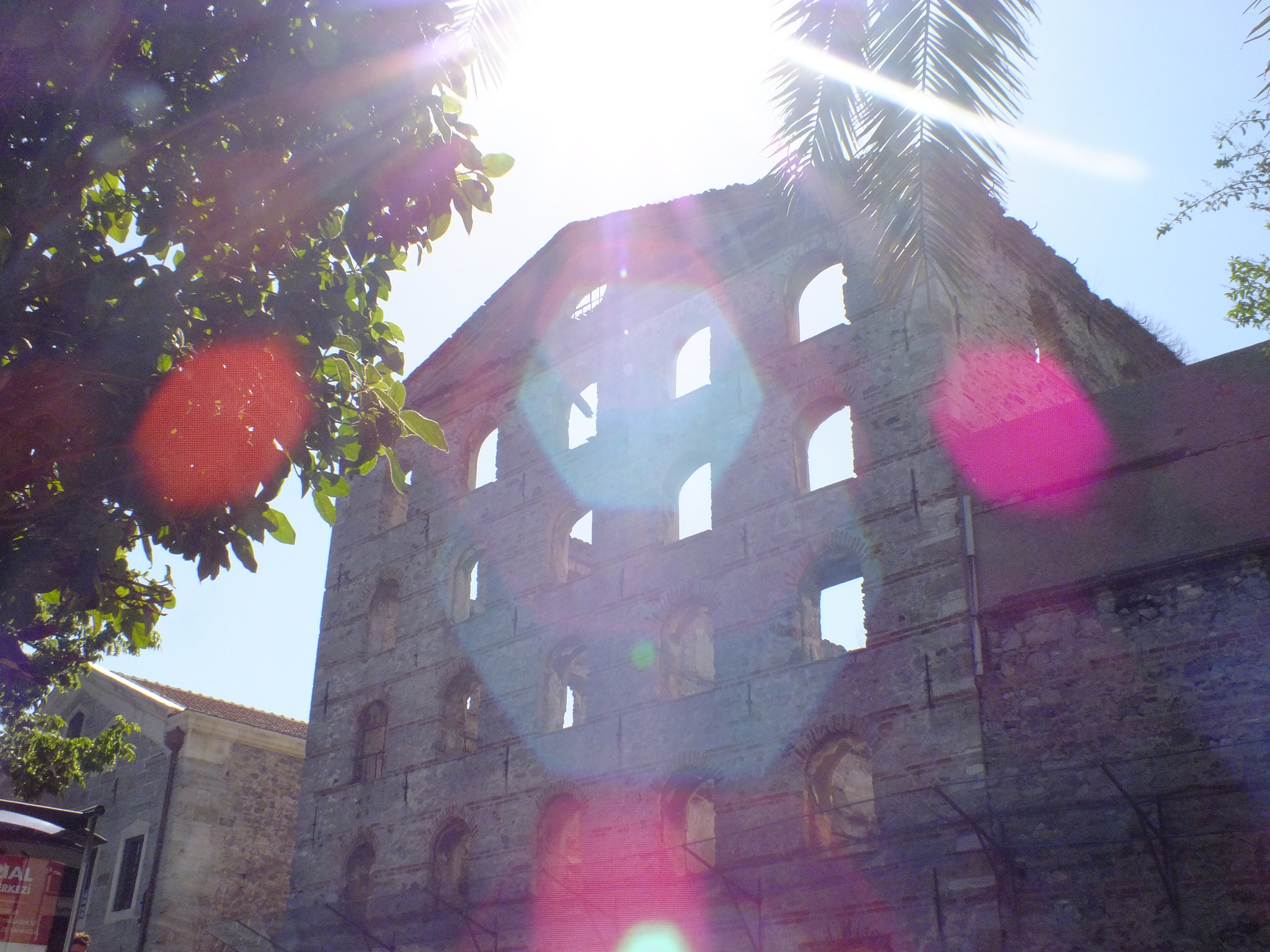 FujiFilm FinePix HS20 EXR (FinePix HS22 EXR) sample photo. The sunlight photography