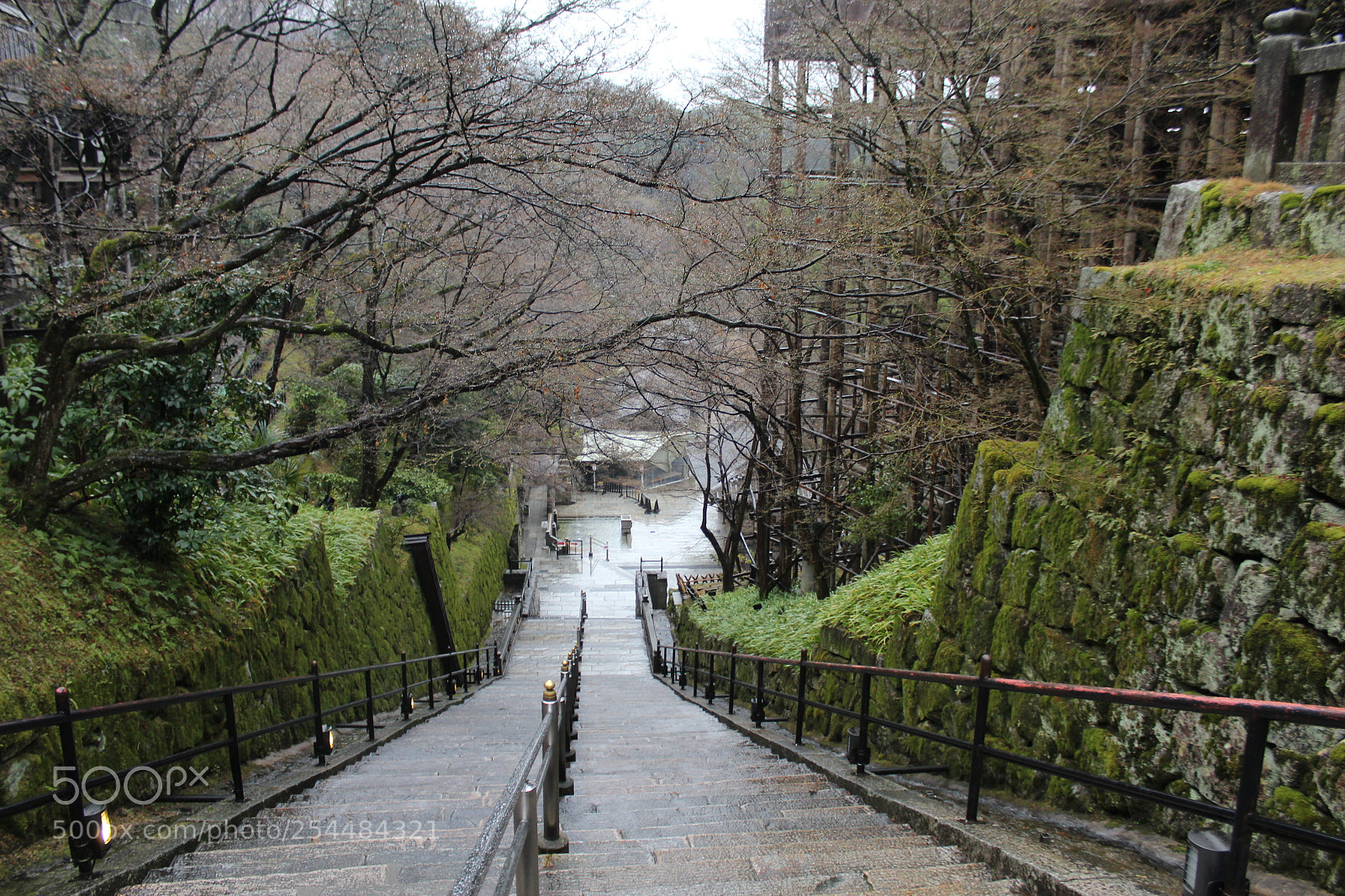 Canon EOS 1200D (EOS Rebel T5 / EOS Kiss X70 / EOS Hi) sample photo. Staircase photography